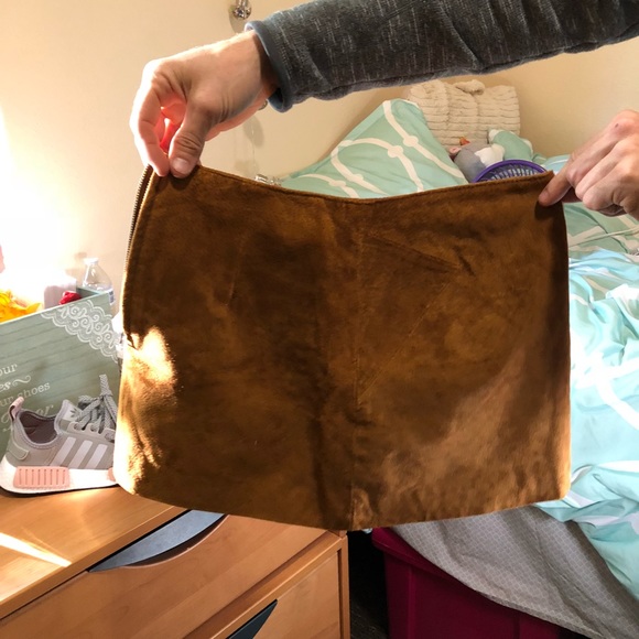 Suede mini skirt with side zipper - Picture 2 of 7